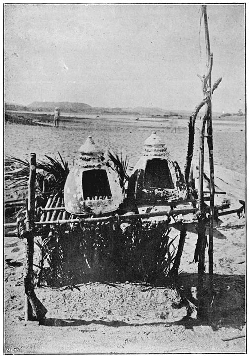 Vāda pot shrines.